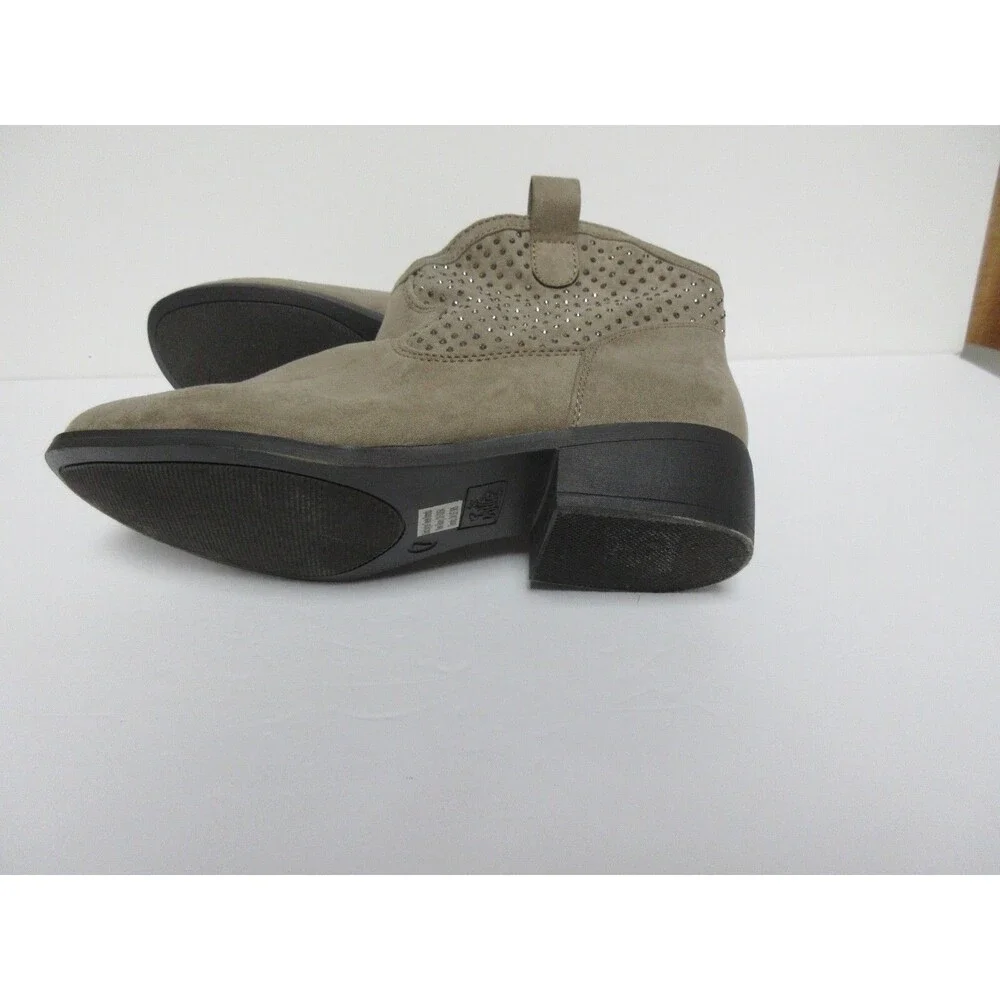 Justice Girls Studded faux leather Ankle Boots Taupe  Sz 7 NWT